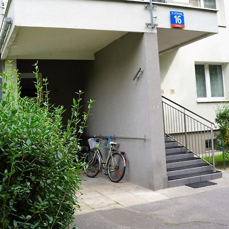 Nice Apartament With Small Tub Warsaw Exterior photo