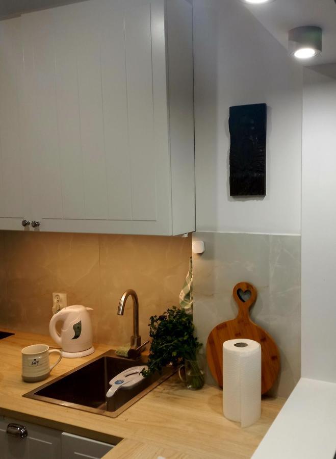 Nice Apartament With Small Tub Warsaw Exterior photo